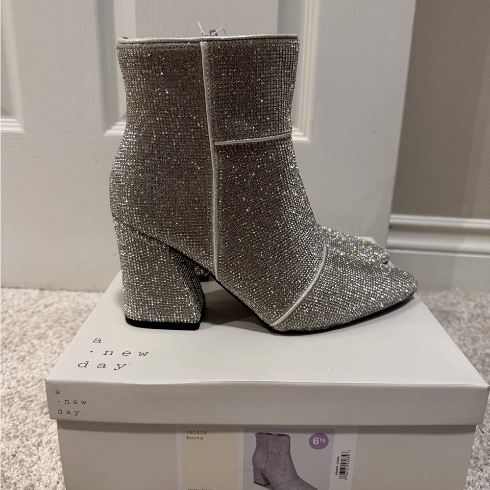 NWT A New Day Women's Sparkling Silver Heeled Boots 6.5 Viral Blogger Favorite
